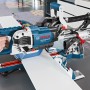 Bosch Professional GCM 8 SDE Paneelsäge in Aktion, Zuschnitt von Werkstück.