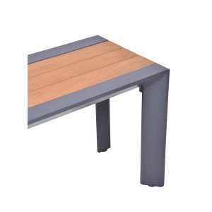 Detailansicht Gartenbank Silea: Holzoptik, braune Sitzfläche, anthrazitfarbenes Aluminiumgestell.