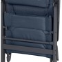 Zusammengeklappter, dunkelblauer Siena Garden Campingsessel Premium mit anthrazitfarbenem Gestell.