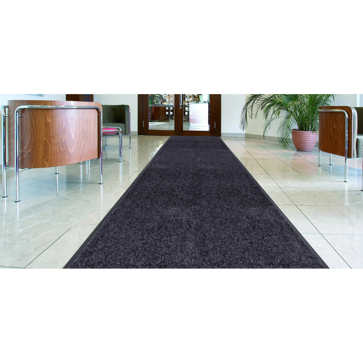 Blaugraue Astra Sauberlaufmatte Proper Tex Uni, 90x250 cm, im Eingangsbereich.