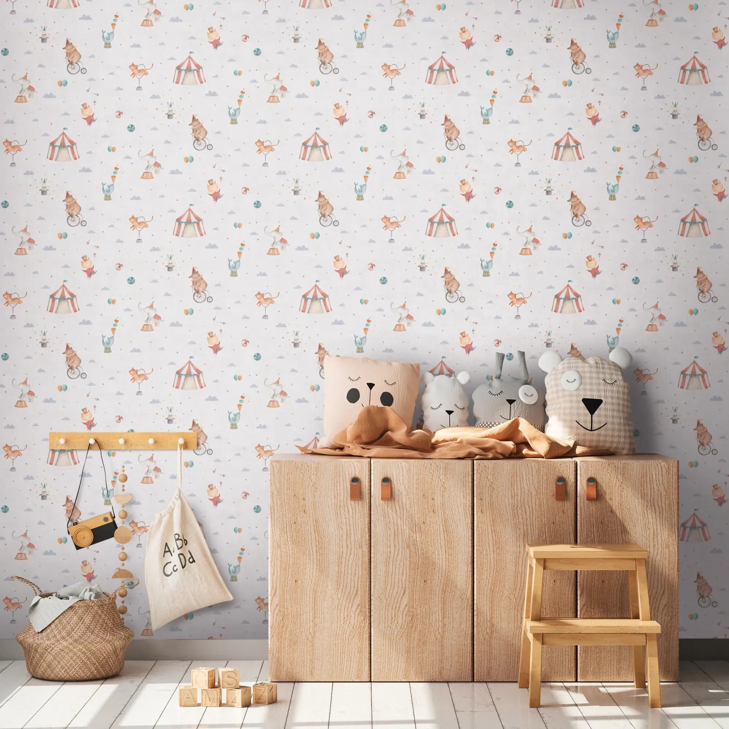 A.S. Creation Vliestapete Zirkus mit Zirkusmotiven in Beige und Bunt für Kinderzimmer.