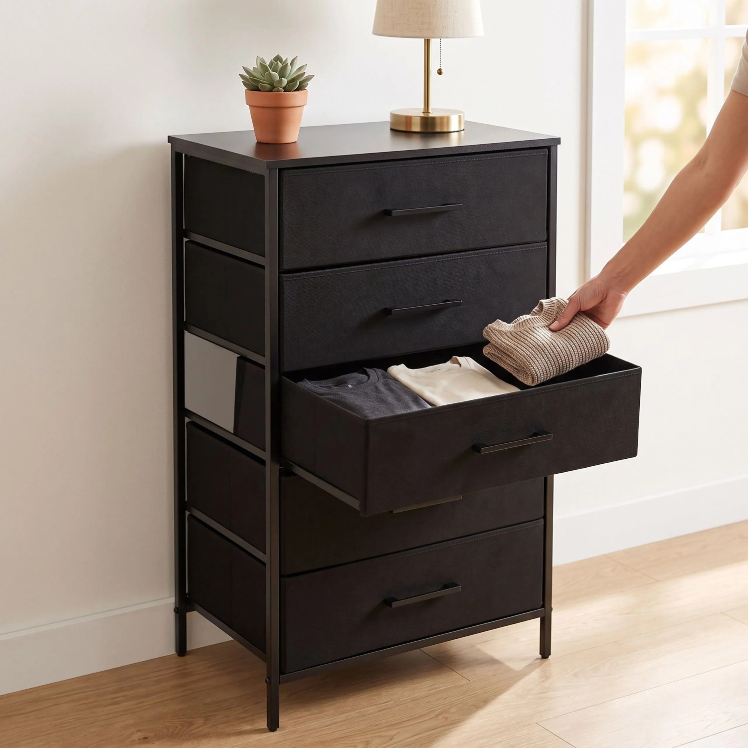 Relaxdays Schubladenkommode MDF Eisen Vlies Schwarz mit 5 Schubladen Höhenverstellbar 94 cm x 45 cm x 30 cm kaufen bei OBI