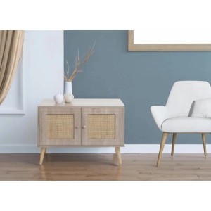 Kommode MCW M40 mit Rattan-Türen und Holzfüßen im Wohnzimmer.
