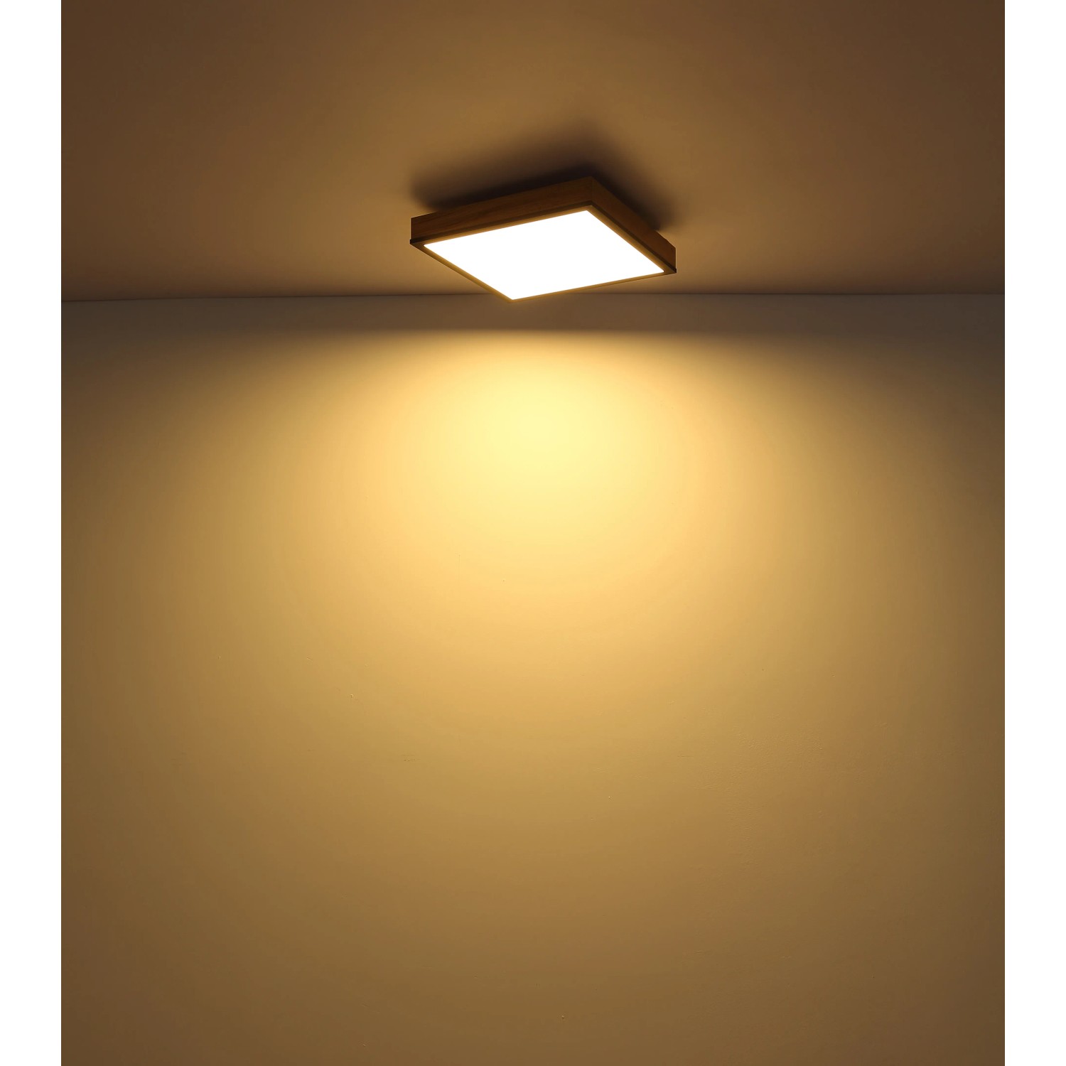 Quadratische LED Deckenleuchte Doro (30 cm) mit Holzrahmen in Eichenoptik.