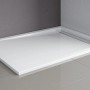 Rechteckige, weiße Schulte Duschwanne (140x90 cm) im Set, eingebaut im Badezimmer.