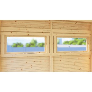 Innenansicht Gartenhaus Cubus Office: Holzwand mit zwei Fenstern für Tageslicht.