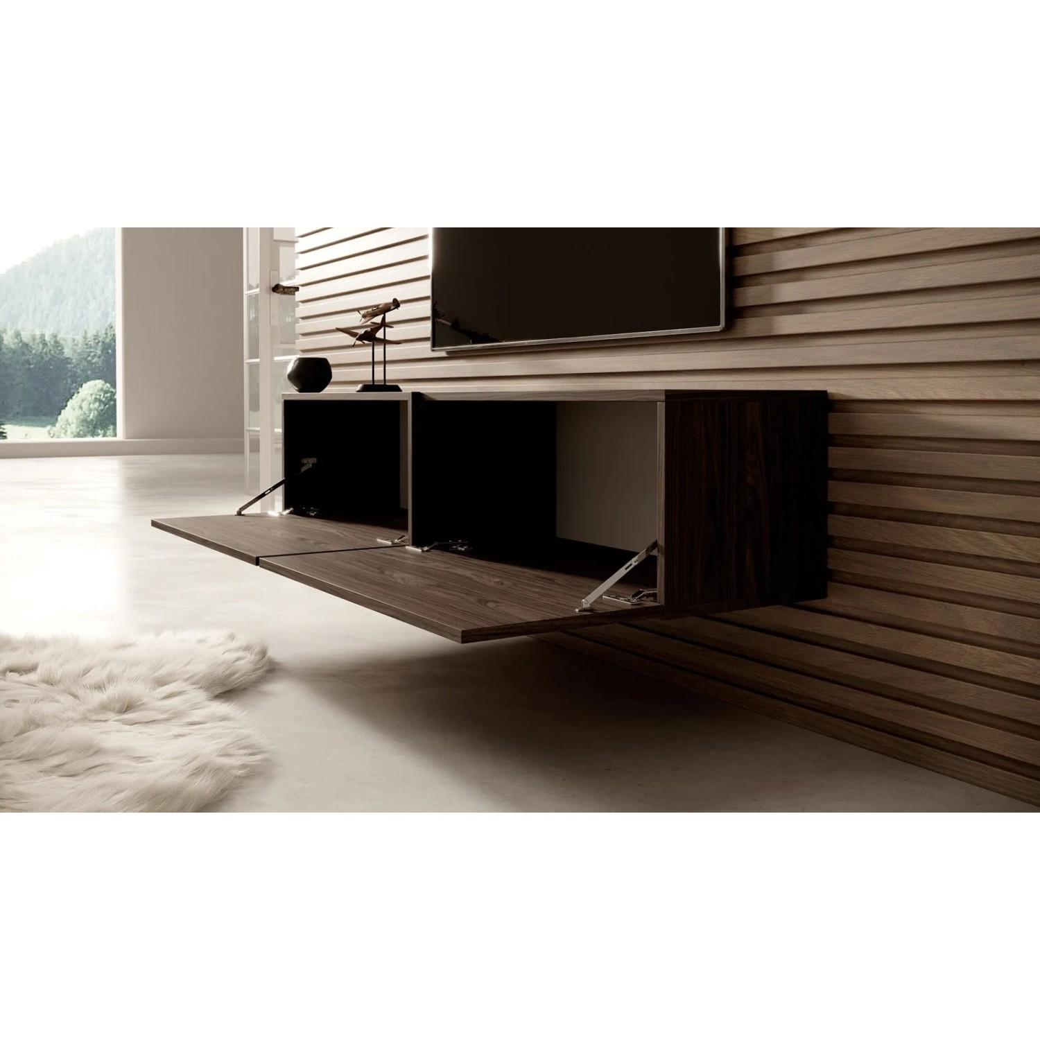 Selsey TV-Hängeboard Bisira 140 cm in Nussbaum-Holzoptik mit offenen Klapptüren, an einer Holzpaneelwand. Modernes Design, Stauraum.