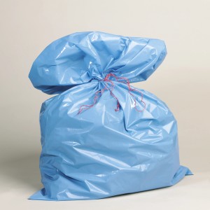 Blauer Sack, verschlossen mit roter PP-Schnur, 70m. Reißfestes Seil für Haus, Hobby und Garten.