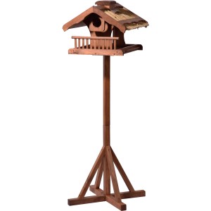 Vogelfutterhaus mit Reetdach, Apfelpicker und Ständer aus FSC®-Holz, 157,5 cm hoch.