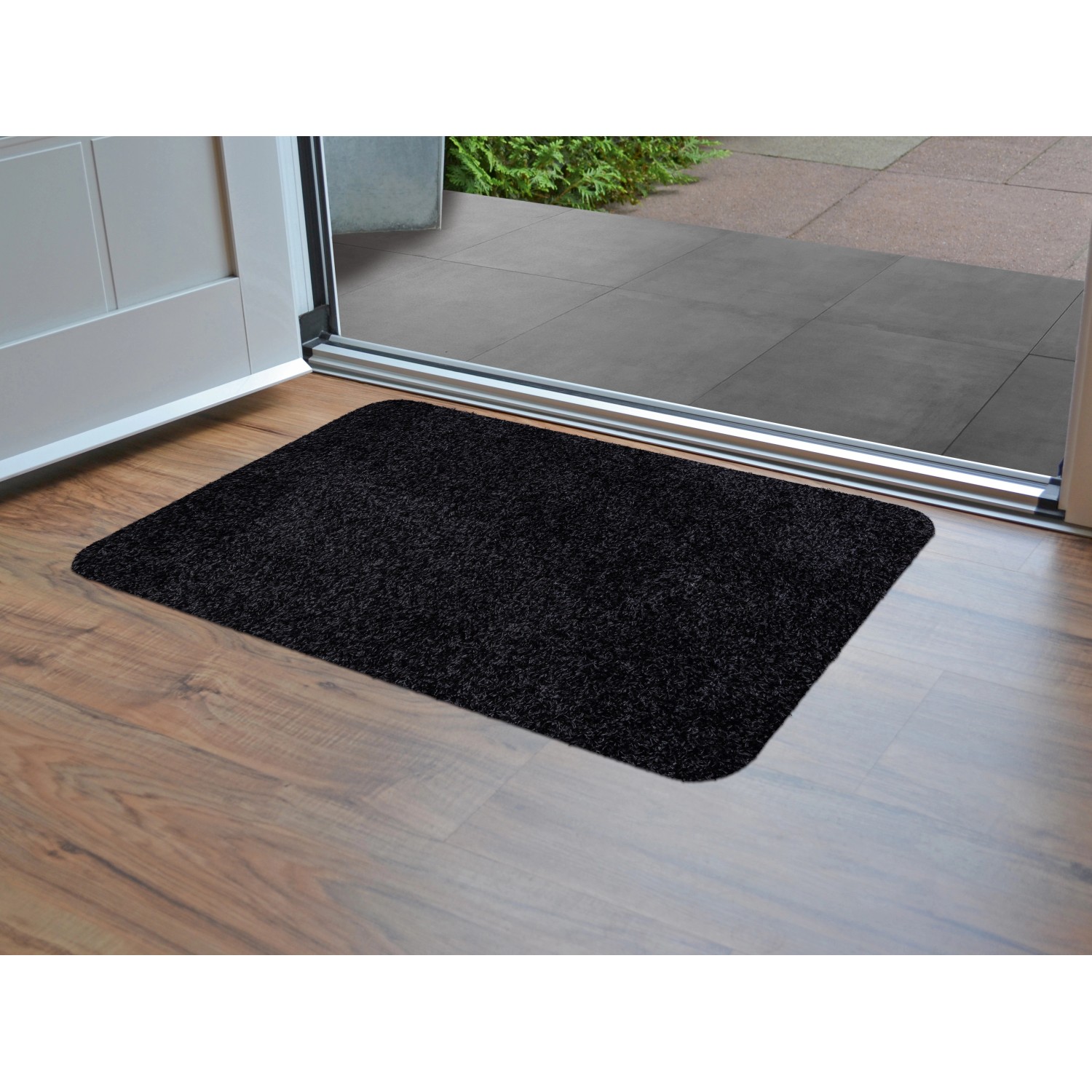 Anthrazitfarbene OBI Baumwollmatte, 50x80 cm, für den Innenbereich. Fußmatte mit rutschhemmender Rückseite.