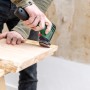 Bosch Schleifpapier F460 P120 (6 Stk.) im Einsatz auf Holz.