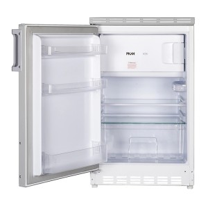 Offener, weißer Unterbau-Kühlschrank der Flex-Well Exclusiv Büroküche Morena mit Glasablagen.