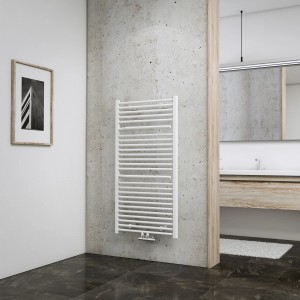 Weißer Schulte Design-Heizkörper Orlando mit Mittenanschluss im modernen Bad.