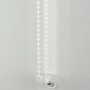 Detailaufnahme: Transparente Kugelkette und Halterung des Schöner Wohnen Tageslicht-Rollos Tizia.