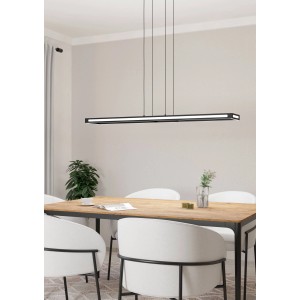 Moderne Eglo LED-Pendelleuchte Salvilanas-Z, 116 cm, schwarz-weiß, über Esstisch.