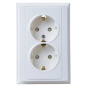 Kopp 2-fach Steckdose Malta, arktisweiß, für Unterputzmontage.