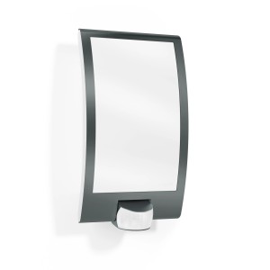 Steinel Außenwandleuchte L 22 S mit Bewegungsmelder, Edelstahl-Blende, weiße Kunststoff-Elemente.