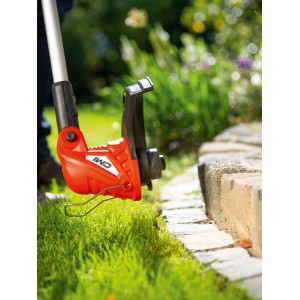 CMI Elektro-Rasentrimmer C-ERT-350/25 beim Trimmen von Rasenkanten.