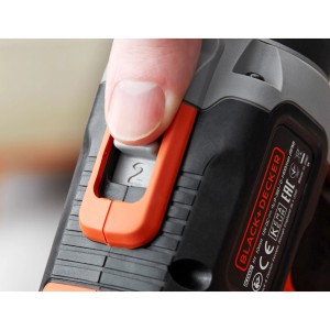 Detailaufnahme: Black+Decker Akku-Schlagbohrschrauber BCD003, 2-Gang-Einstellung.