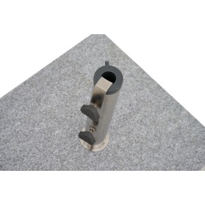 Grauer Siena Garden Schirmständer Ennio aus gebürstetem Granit mit Edelstahlrohr und Feststellschrauben.