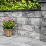 Diephaus Gartenmauer Fein, weiß-schwarz, 50x25x20 cm, mit Pflanzkorb. Mauersteine für Einfassungen und Mauersysteme.