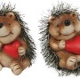 Dekorative Igel-Figur, braun-rot, mit Herz, 9 cm, 2-fach sortiert. Herbstdeko aus Keramik mit Fell.