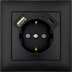 Schwarze Steckdose Logus mit USB-A und USB-C Anschluss.