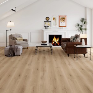 Wohnraum mit Klick-Vinylboden Landhausdiele Eiche Torsby, helle Holzoptik mit Kork-Trittschalldämmung.