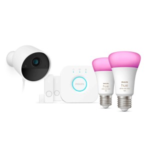 Philips Hue Secure Kamera Set Weiß mit Bridge, 2 Lampen und 2 Sensoren für smarte Videoüberwachung.