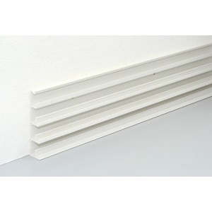 Weiße FN Neuhofer Montageschiene FN Click-Fix 17 aus PVC, 18x81,5x2400mm, zur Kabelverlegung.