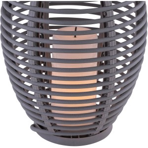 Graue LED Solar Laterne in Rattanoptik mit Feuereffekt für den Außenbereich.