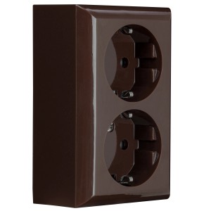 REV Ritter PlanoLuxe 2-fach Steckdose in Braun, Aufputz-Montage.
