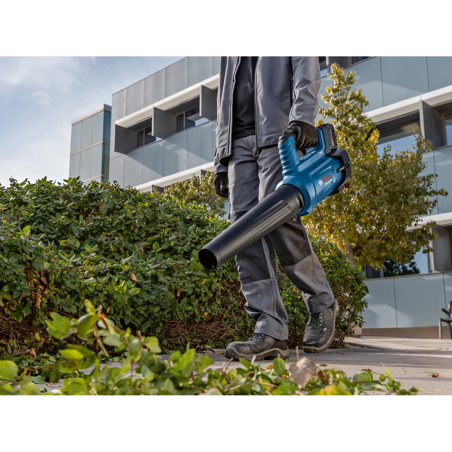 Bosch Professional AkkuLaubbläser GBL 18V750 Solo kaufen bei OBI