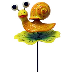 Gelber Deko-Gartenstecker Schnecke (48 cm) mit Wackelaugen auf grünem Blatt.