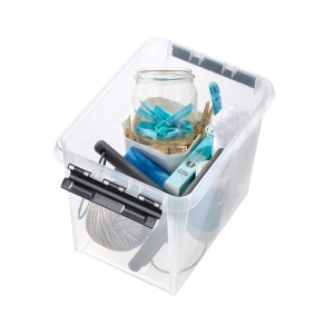 Transparente SmartStore Aufbewahrungsbox Classic 13L mit diversen Gegenständen gefüllt.