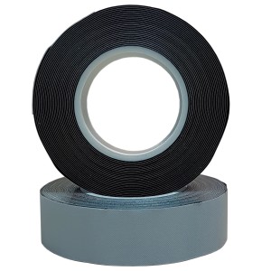 Zwei Rollen selbstvulkanisierendes Reparaturband von Kirchhoff, schwarz und grau.