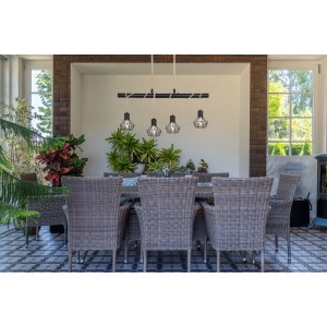 Globo Pendelleuchte Priska, 4-flammig, schwarz, mit Hanfseil über Esstisch im Außenbereich.