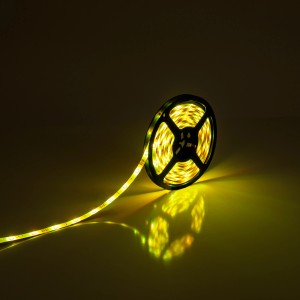 Gelber LED-Stripe von Näve auf Rolle mit Bluetooth und RGB Funktion.