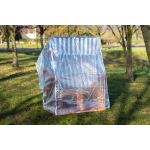 Transparente Acamp Abdeckhülle schützt Strandkorb vor Staub, Schmutz und Feuchtigkeit.