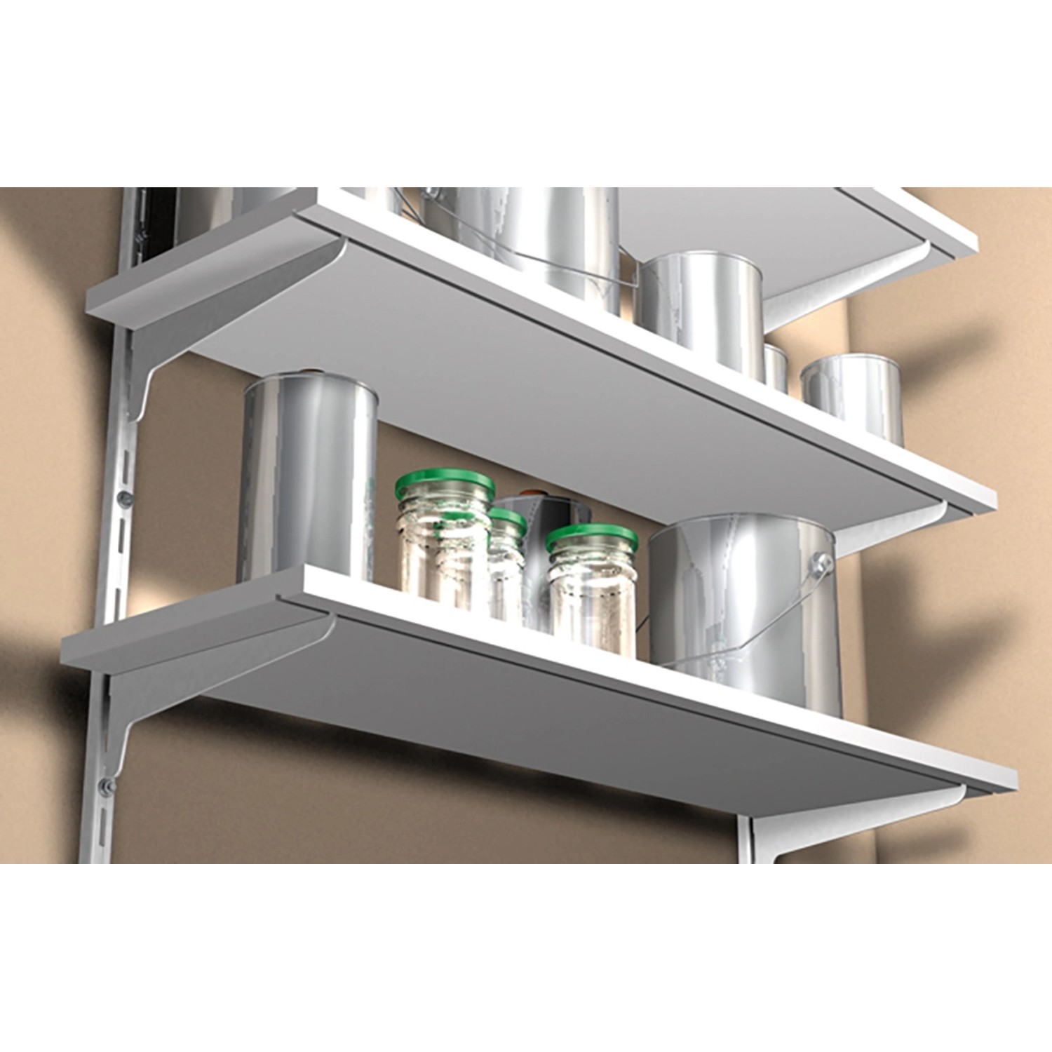 Regal mit Fischer Dübeln befestigt, beladen mit Dosen und Gläsern.