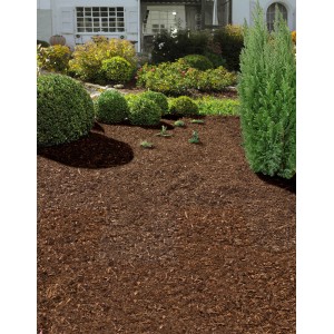 Verlegtes schwarzes Unterbodengewebe 5x2m im Gartenbeet als Unkrautschutz.