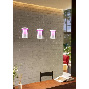 Smarte Eglo LED-Pendelleuchte Chiusello-Z, 3-flammig, RGB/CCT, 81 cm, weiß, im modernen Ambiente.