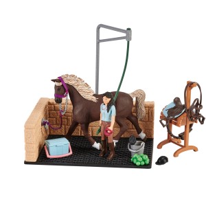 Schleich Horse Club Waschplatz mit Emily und Luna, Spielzeugfiguren und Zubehör für Kinder.