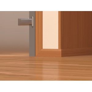 Graue Esche Winkelleiste aus Kunststoff, 20x20 mm, für Laminat und Parkett.