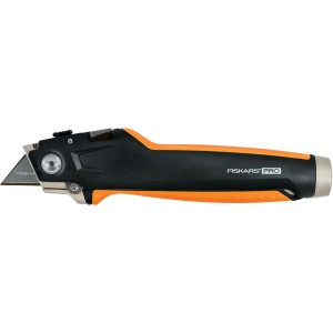 Fiskars CarbonMax Trockenbaumesser mit ausziehbarer Klinge und ergonomischem Griff.