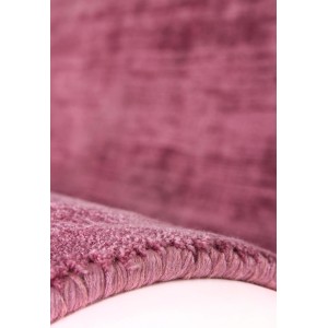 Detailansicht des puderrosa Teppichs Fountain 710 (120x170 cm) mit weicher Textur und Vintage-Look.