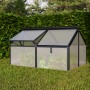 Schwarzes Vitavia Frühbeet Gaia Jumbo mit Hohlkammerplatten und geöffneten Fenstern im Garten.