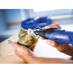 LUX Multifunktionswerkzeug MFW-160 beim Polieren einer Teekanne.