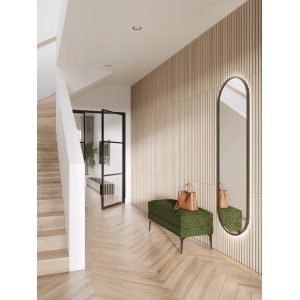 Heller Flur mit Rebel of Styles Verblender Linari Round HD in Holzoptik und Spiegel.