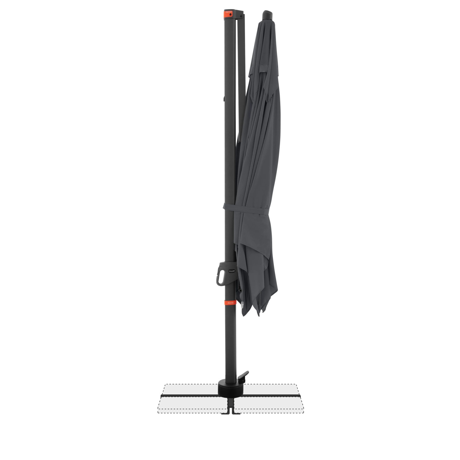 Zusammengebundener, anthrazitfarbener Doppler Ampelschirm 280x280 cm mit Kurbelmechanik.